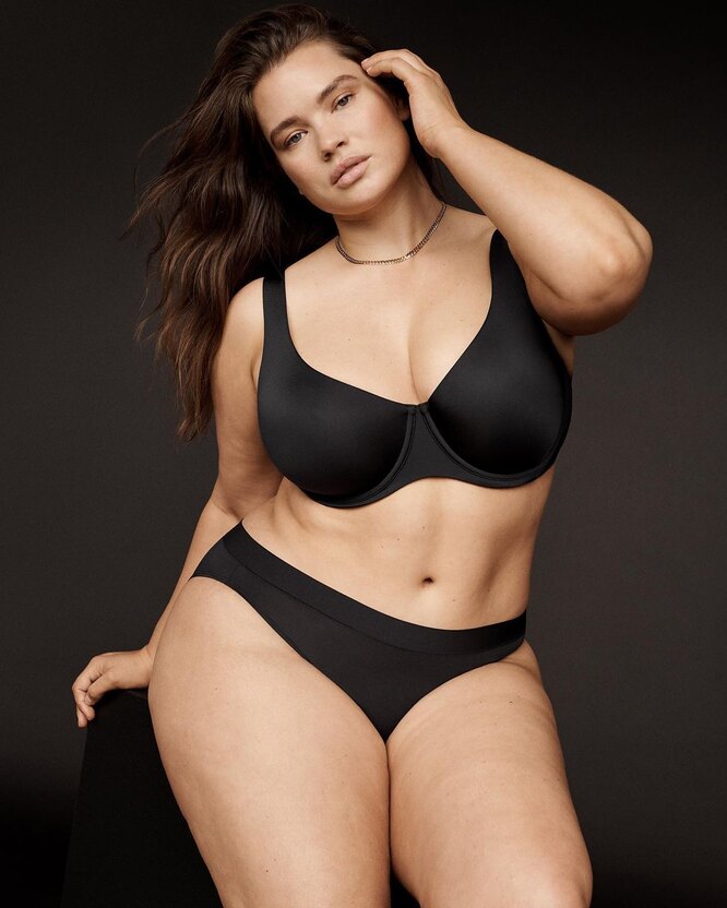 Стоковые фотографии по запросу Plus size