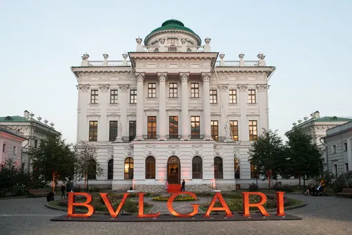 Великолепие Bvlgari: гид по главной ювелирной выставке года