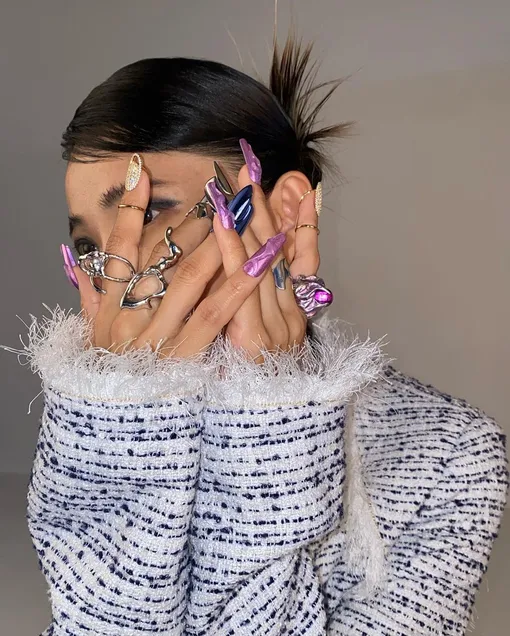 Maximalist nails — новый нейл-тренд