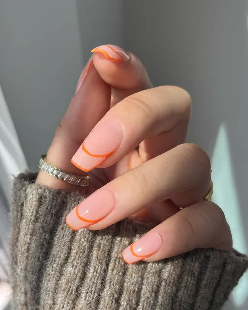 Floating French Tip Nails — тот самый вариант французского маникюра, который выглядит нескучно