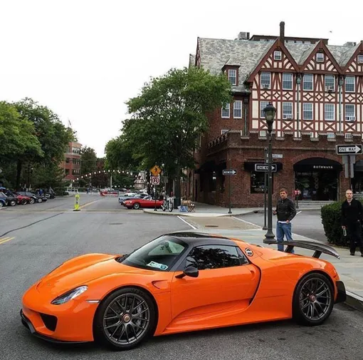 Porsche 918