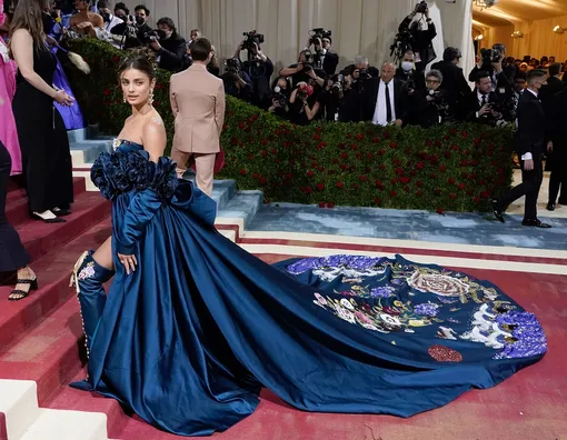 Тейлор Хилл в платье Miss Sohee на Met Gala-2023