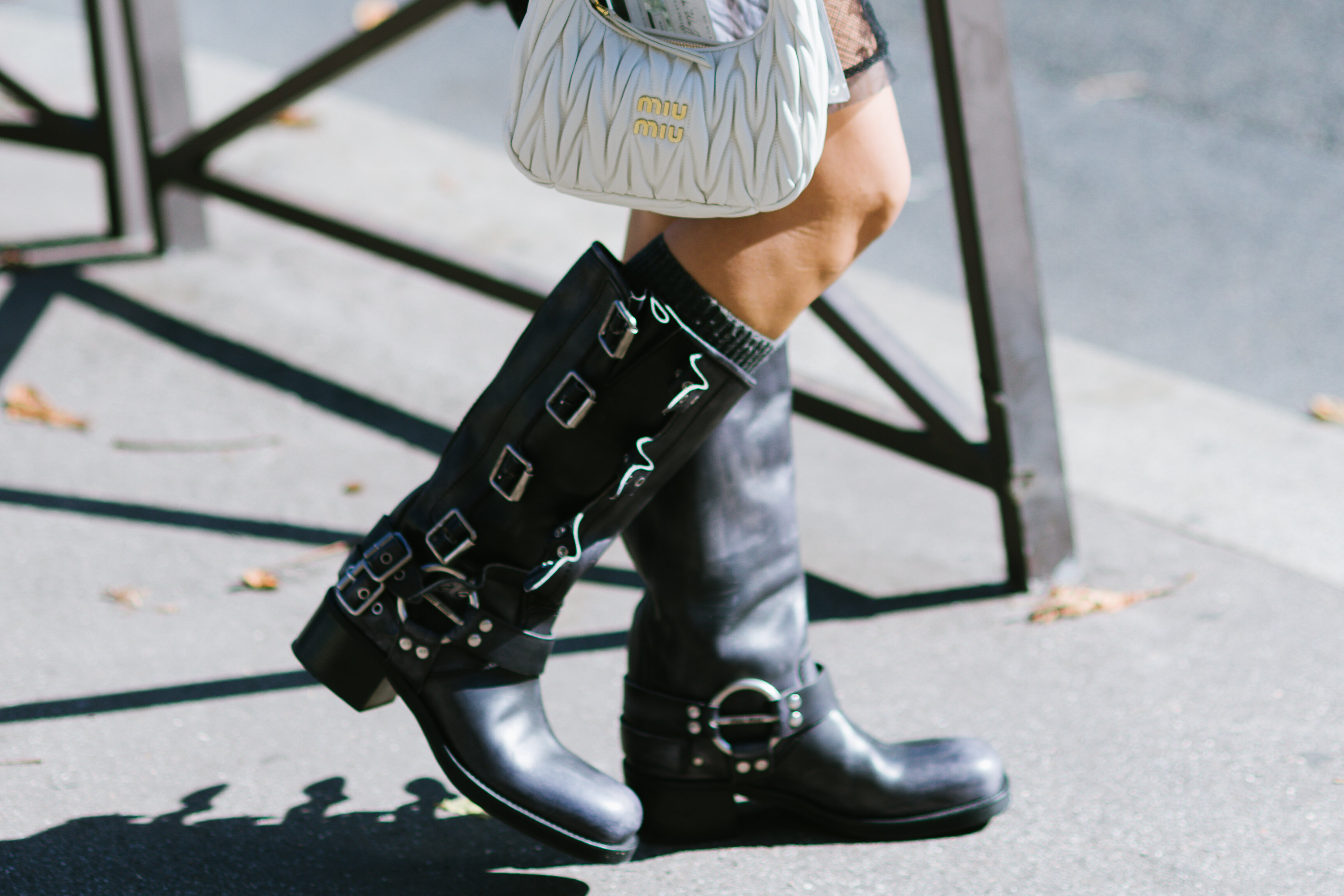 Добавляем гранжа: с чем носить biker boots этой осенью | U magazine | Дзен