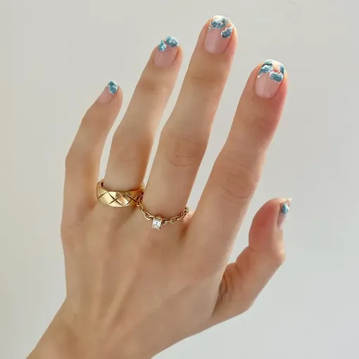 Cloud Nails — ногти в виде облаков