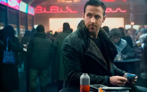 Райан Гослинг в фильме «Бегущий по лезвию 2049»