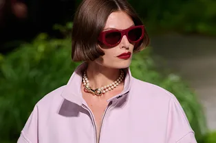 Какие солнцезащитные очки купить на лето: 7 самых модных моделей