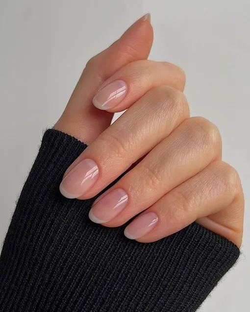 Naked french nails — самый модный маникюр этого лета