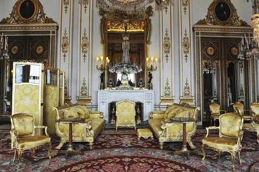 «Белая» гостиная в Букингемском дворце